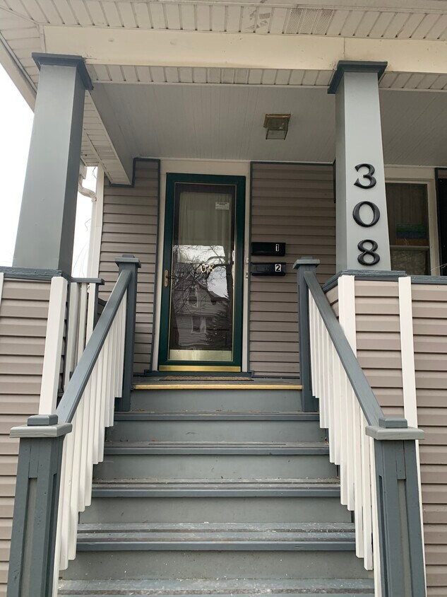 Entrada principal - 308 Marengo Ave #1