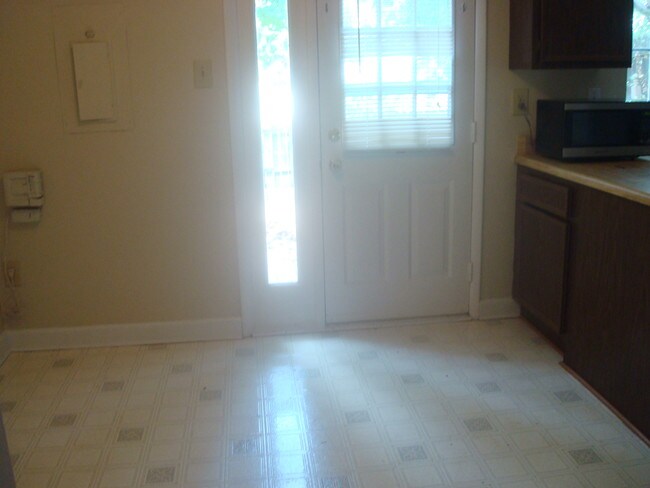 Building Photo - 722 Sturgis Dr