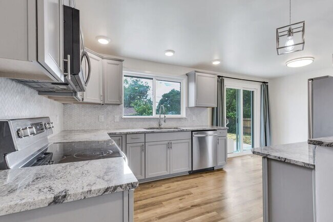 Foto del edificio - 7482 Beach Ct