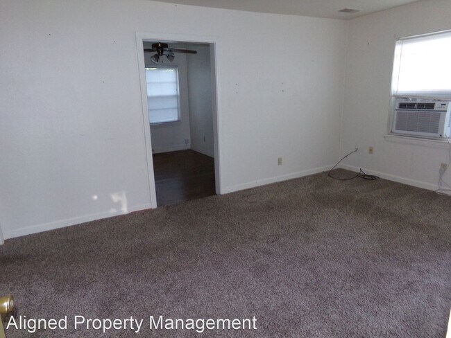 Building Photo - 2 br, 1 bath House - 9 Spear Rd