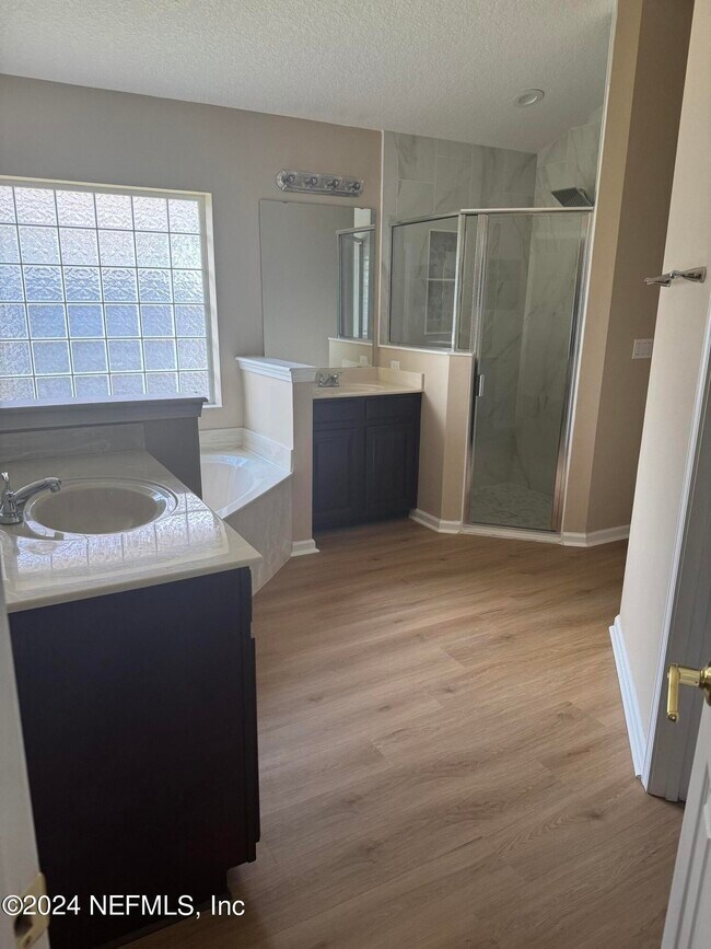 Foto del edificio - 2016 Spring Meadows Ct