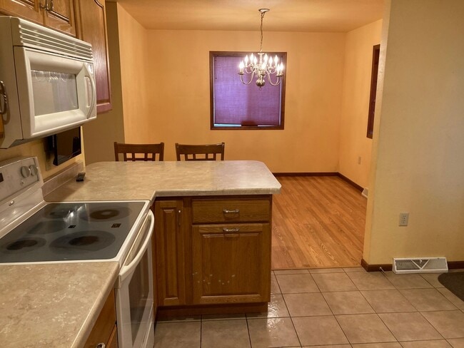 Foto del edificio - 4866 Hilltop Rd