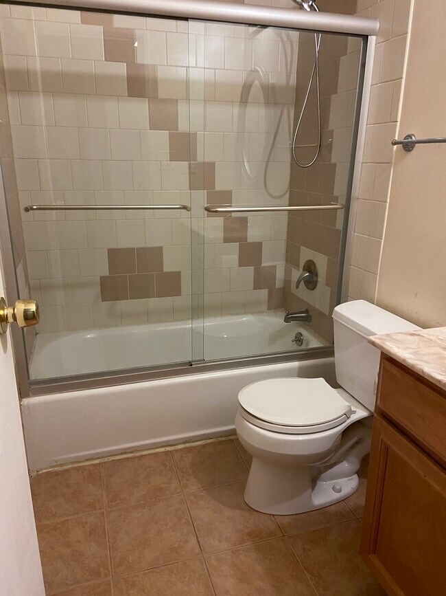 Foto del edificio - 9477 Bay Colony Dr