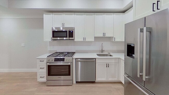 Building Photo - 41 Wood Ave