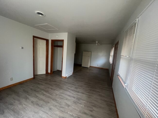 Building Photo - 119 Maholm St