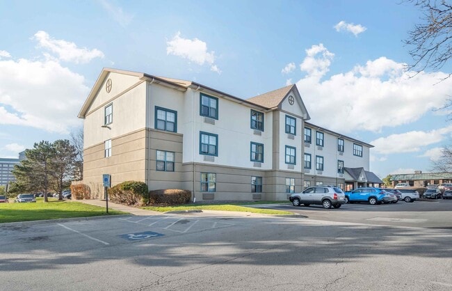 Building Photo - Furnished Studio-Chicago - Downers Grove