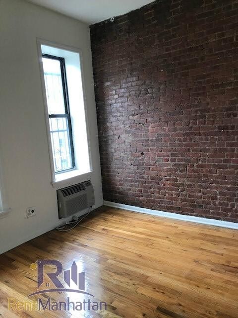Building Photo - 329 E 92nd St