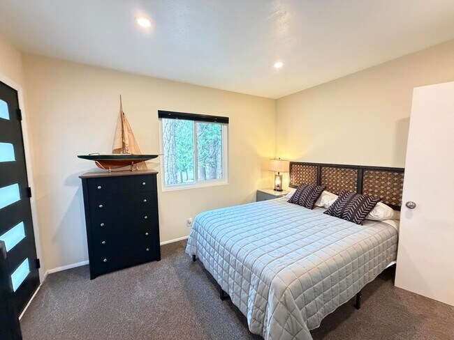 Building Photo - 25340 Marion Ridge Dr