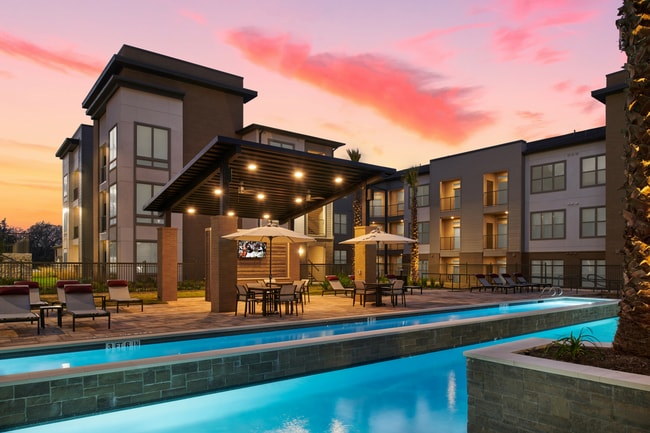 Building Photo - Lake Walk at Traditions Apartments