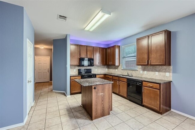 Building Photo - 158 Willow Leaf Ln