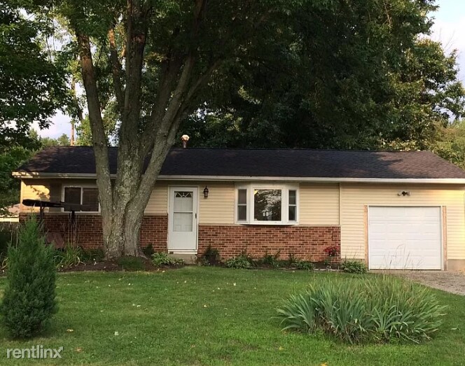 Primary Photo - 2 br, 1 bath House - 165 Summit Ridge Rd S