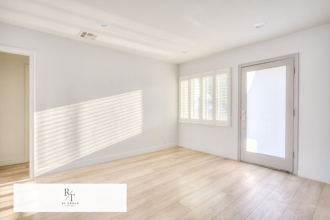 Building Photo - FULLY REMODELED – Front House for Rent (Ba...