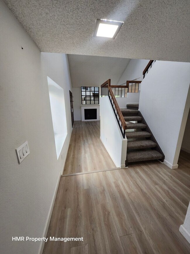 Foto del edificio - Beautiful 3-Bed, 3-Bath Condo in Prime Cla...