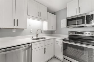 Building Photo - 3060 Pharr Court North NW