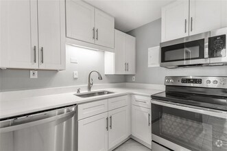 Building Photo - 3060 Pharr Court North NW