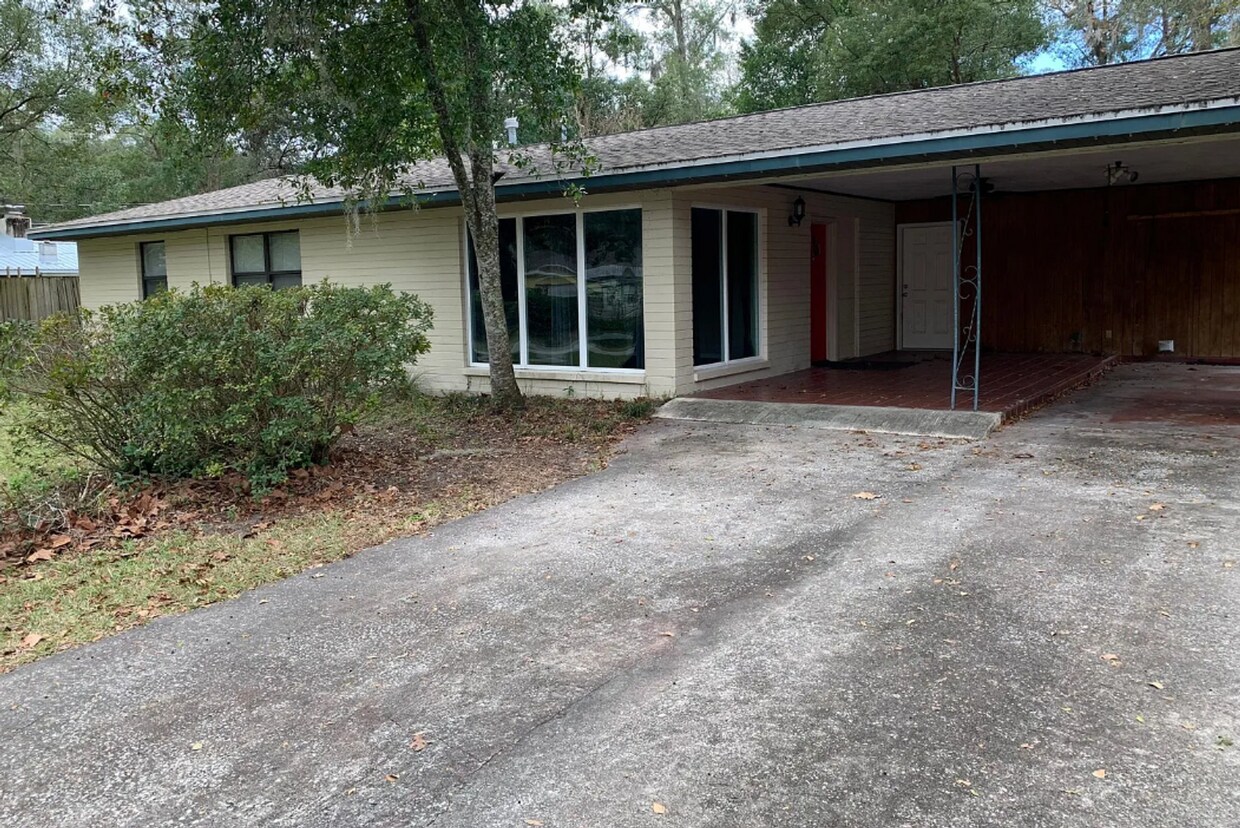 Foto principal - Midcentury with Modern Conveniences