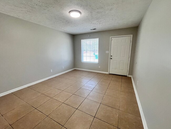 Building Photo - 33 Carlton Pl