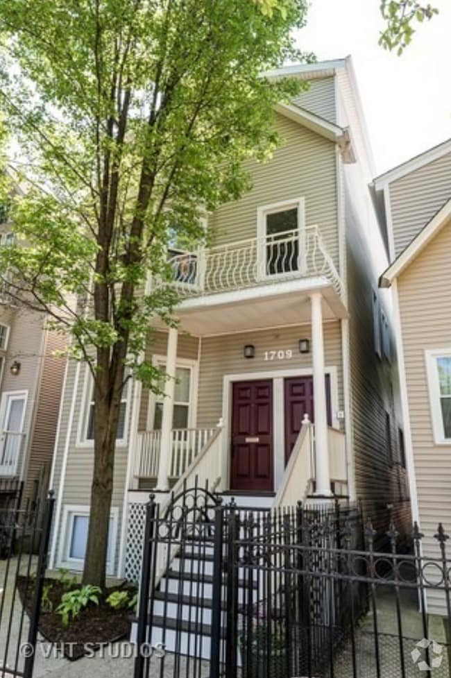 Building Photo - 1709 W Fletcher St