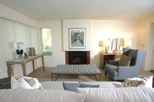 Cortapelos 2x2 - Delta Pointe Apartments