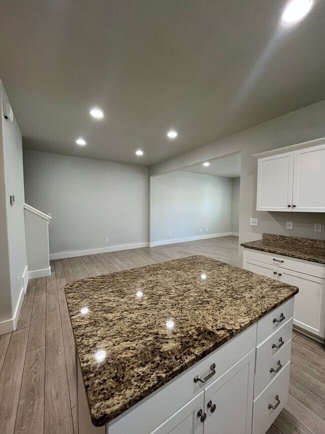Foto del edificio - Spacious 3 Bed, 2.5 Bath Townhome in Pleasant Grove
