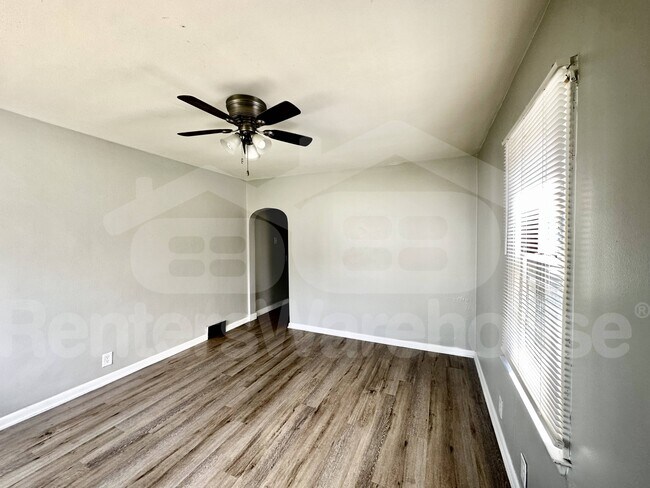 Foto del edificio - 1210 1/2 West Street