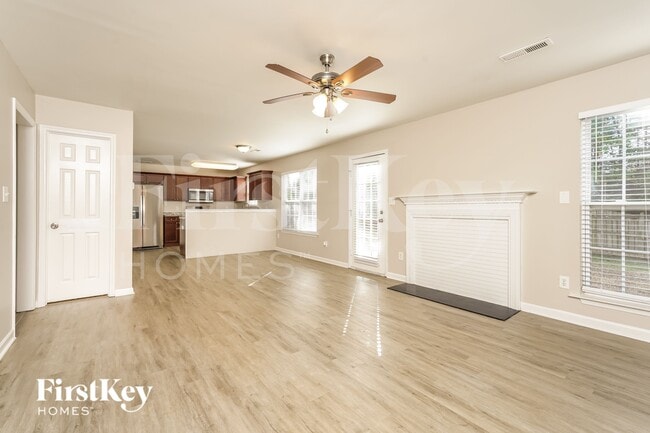 Foto del edificio - 1050 Spruce Garden Dr