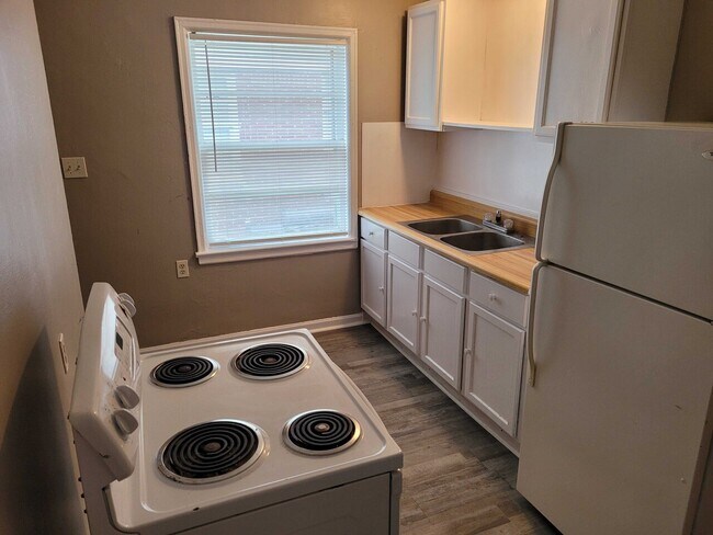 Foto del edificio - 1322 Medford Ave