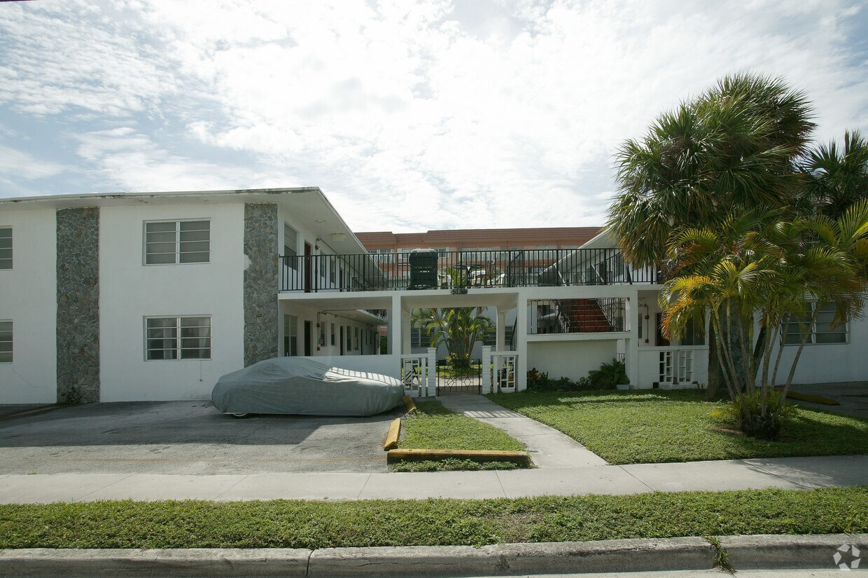 Foto del edificio - 5730 NW 38th St