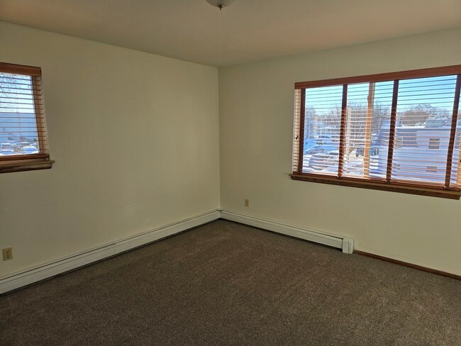 Dormitorio - 2370 S 107th St