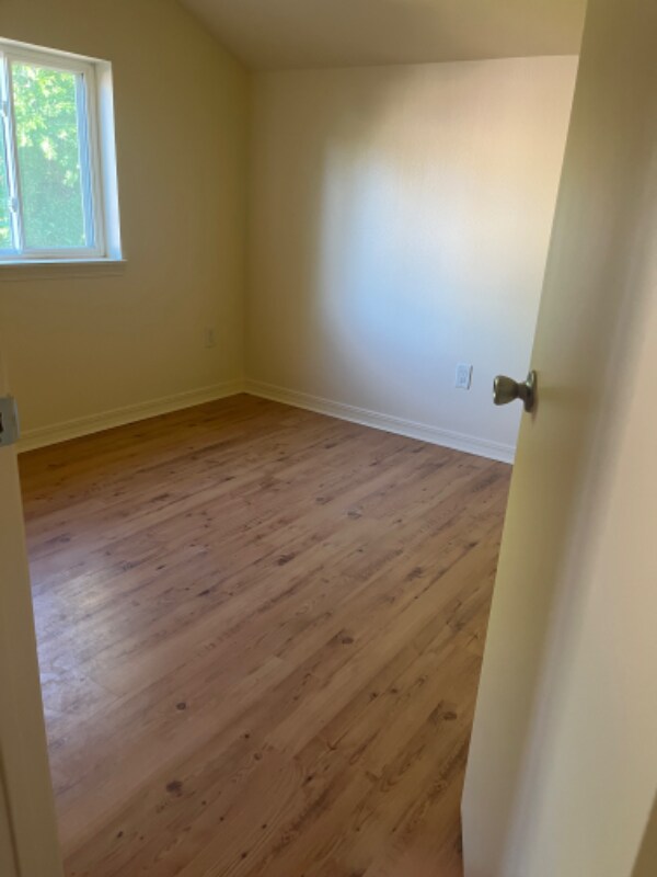 Building Photo - 332 B Maple Ave