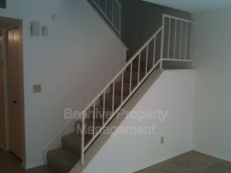 Foto del edificio - 6604 W Jamaica Dr