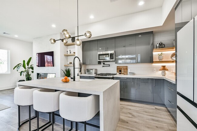 Foto del edificio - 4211 Nichols St