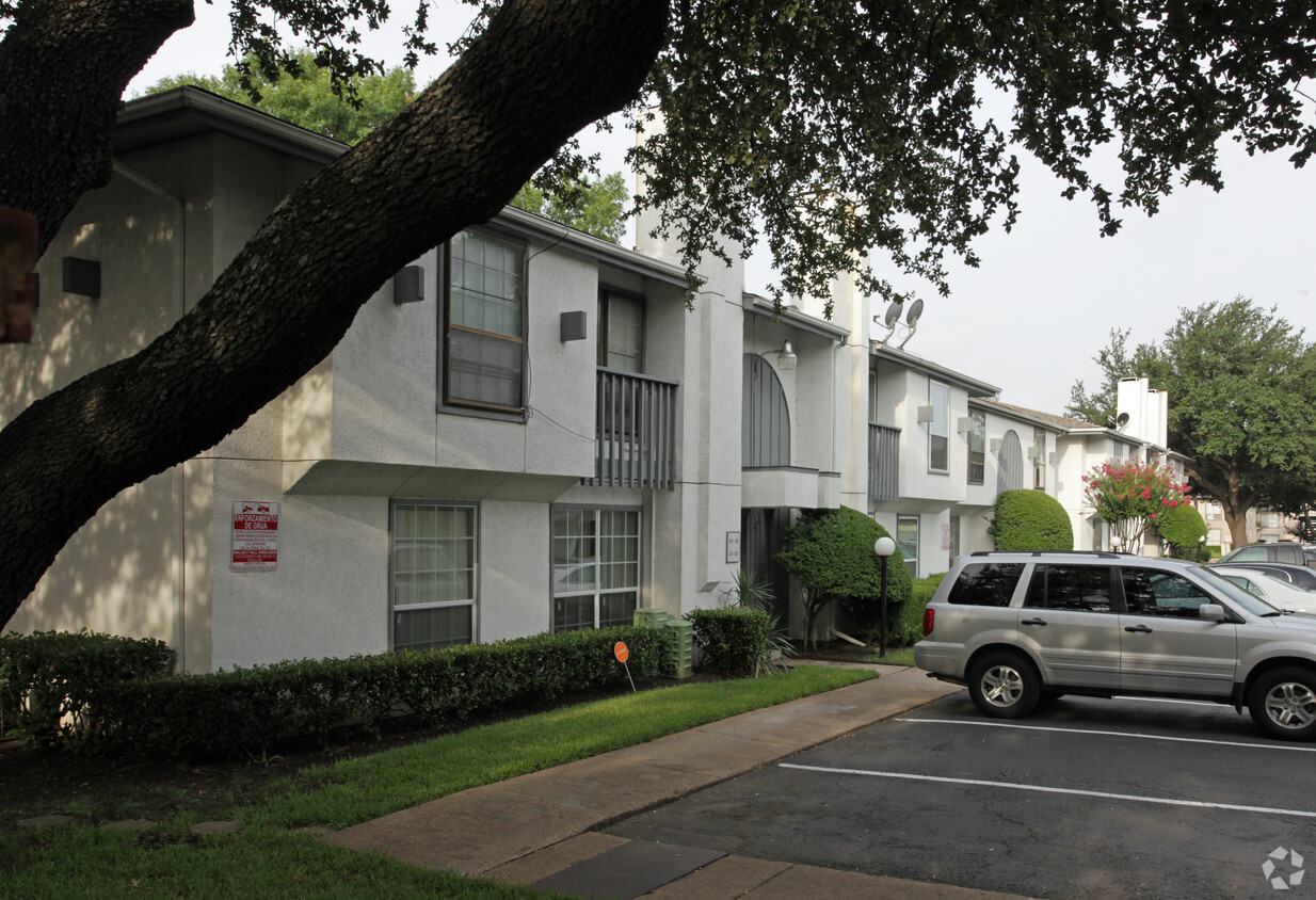 Building Photo - Valley View Condominiums