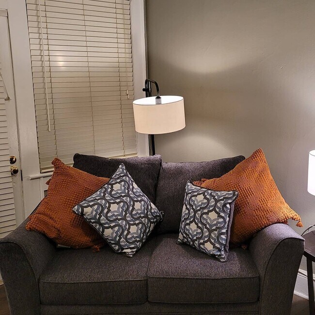 Living room - 71 Maddox Dr NE