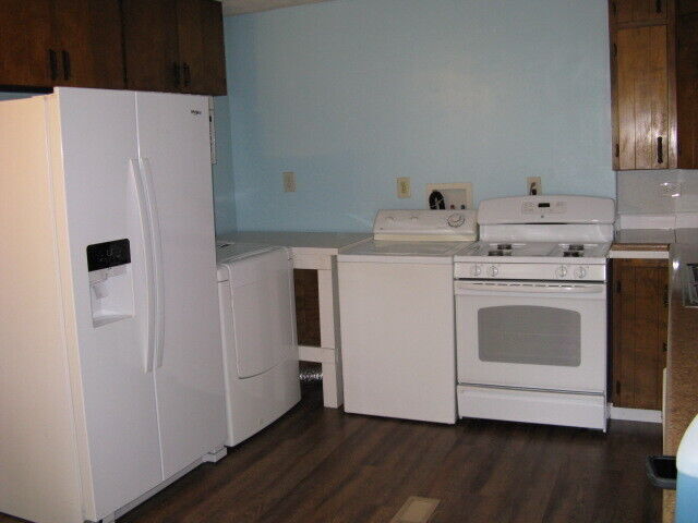 Building Photo - 931 Middlebury Rd