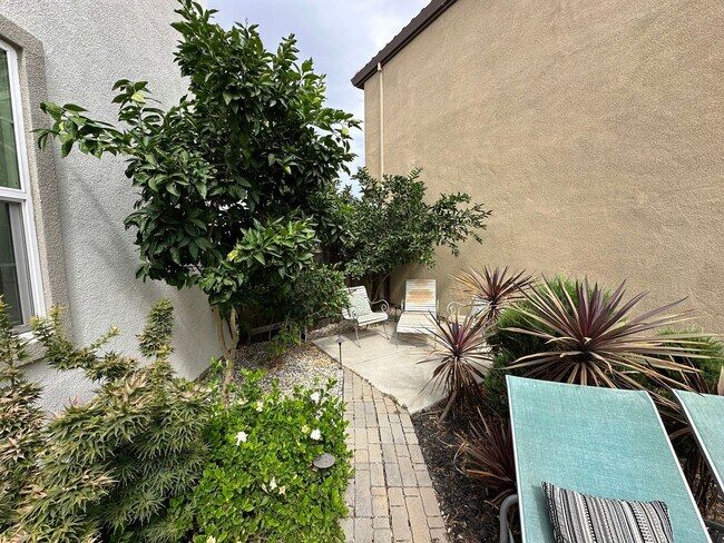 Foto del edificio - Beautiful two story in Natomas!