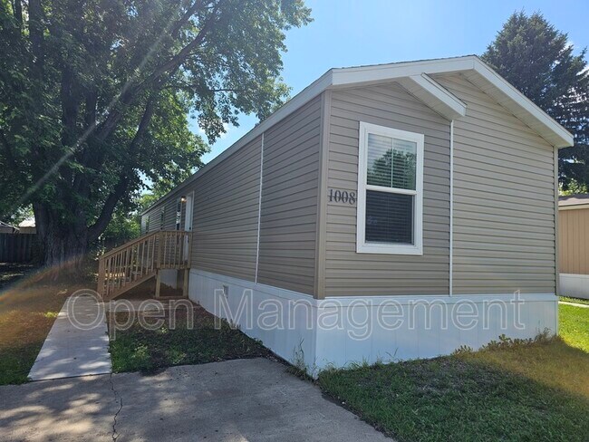 Foto del edificio - 1008 Gibraltor Ave