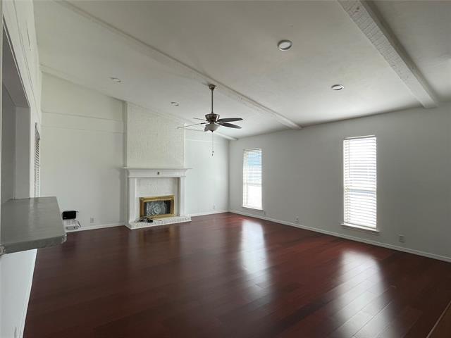 Foto del edificio - 2409 Stoneleigh Dr