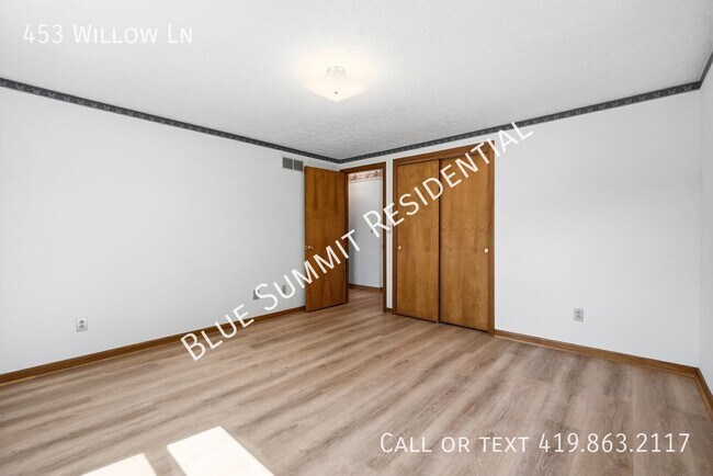 Foto del edificio - 453 Willow Ln
