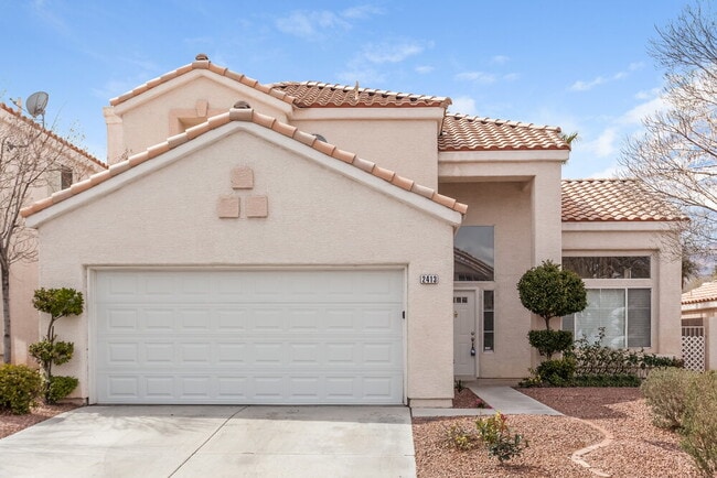 Building Photo - 2413 Bloomington Dr