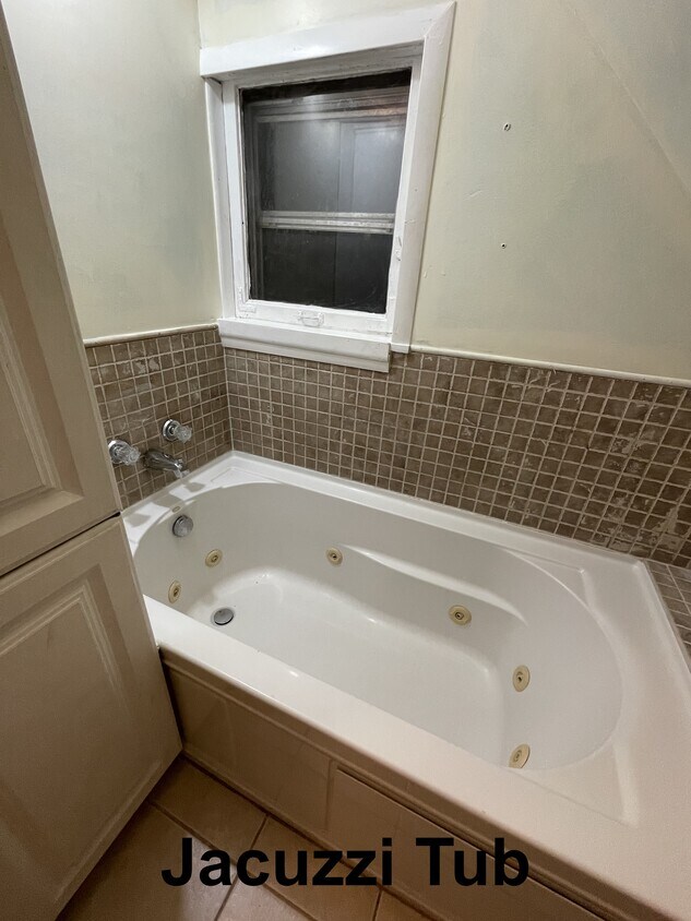 Primary Photo - 815-811 11th St