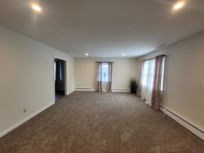 Building Photo - 9 Monroe Dr