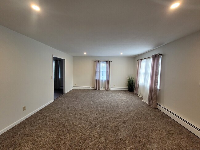 Foto del edificio - 9 Monroe Dr