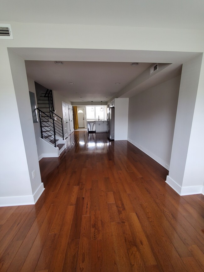 Foto del edificio - 328 36th St NE