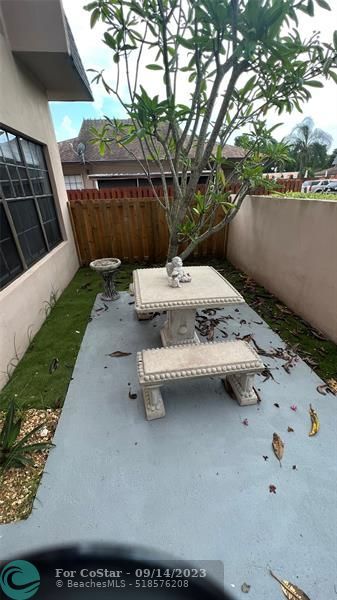 Foto del edificio - 7358 SW 26th Ct
