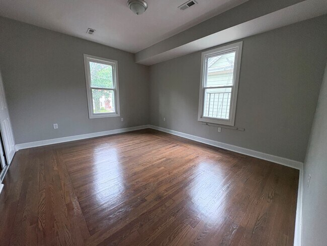 Foto del edificio - 151 Howard Ave