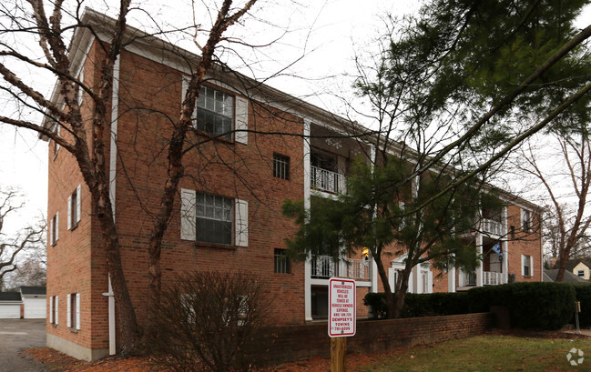 Building Photo - Beacon Street Apartments