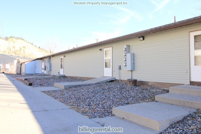 Front of Building - 937 N 17th St