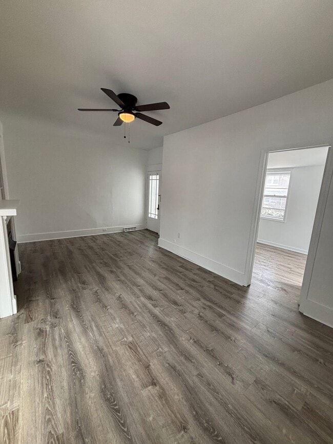 Living room - 504 W 29th St