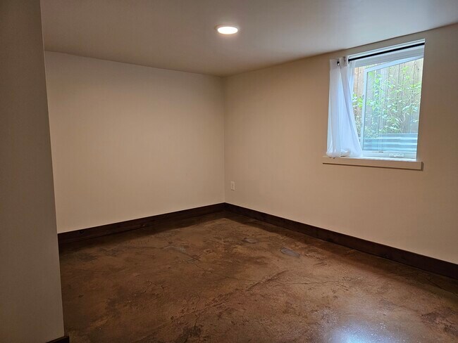 Foto del edificio - 5729 N Wilbur Ave